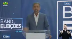 Debate no Ceará: Elmano de Freitas comete ato falho, diz que anda com Ciro Gomes e candidato reage