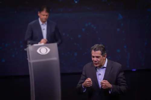 Citada por Haddad para criticar Smart Sampa, pensão alimentícia é bandeira de Lula
