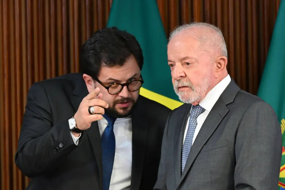 Ex-chefe de gabinete de Lula pediu quadro que lobista disse custar € 100 mil, diz jornal