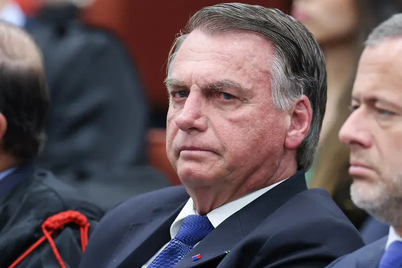 Alexandre nega pedido de visita de Milei a Bolsonaro em prisão domiciliar