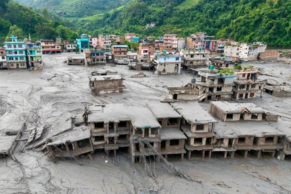 Himalaia tem alto risco de inundações glaciais nos próximos anos, alerta autoridade da ONU