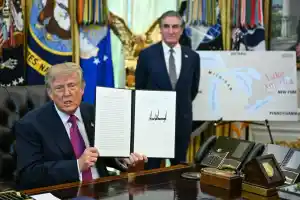 Estreito de Trump, e não de Ormuz? O que explica a obsessão de Trump por rebatizar lugares e monumentos