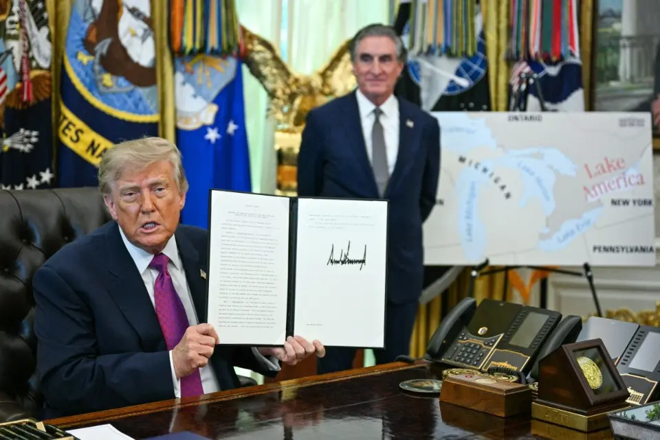 Estreito de Trump, e não de Ormuz? O que explica a obsessão de Trump por rebatizar lugares e monumentos