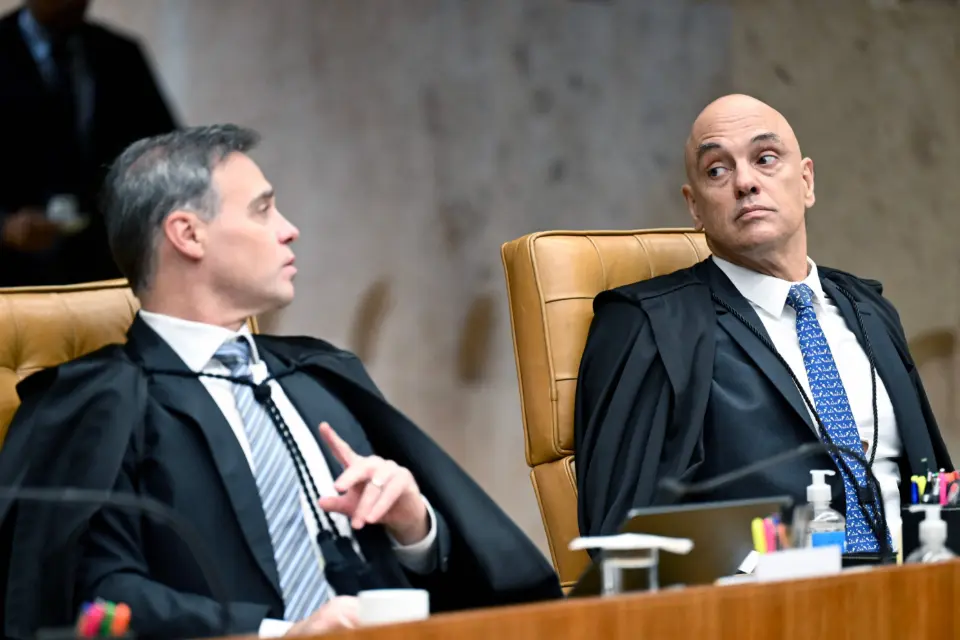 Relatório da PF usado por Moraes contra Mendonça faz insinuações políticas e cita informações de inteligência sem valor probatório