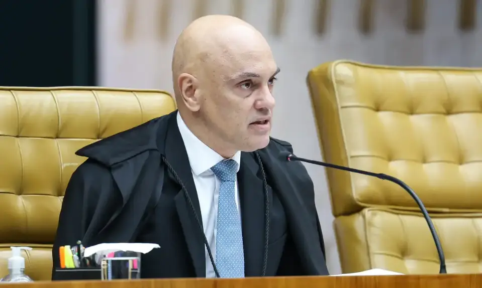 Moraes acusa Mendonça de abuso de autoridade e pede investigação a Fachin
