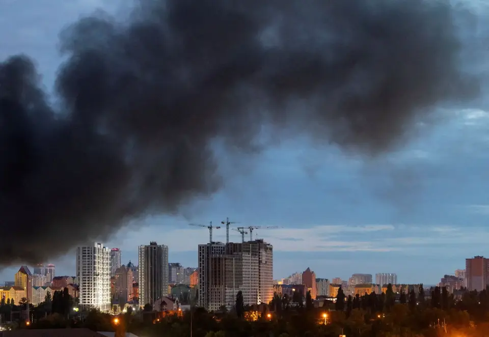 Rússia ataca sede do serviço de segurança da Ucrânia em Kiev, diz Zelenskiy
