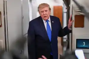 Trump ameaça interromper parte do comércio internacional se o Fed não reduzir juros