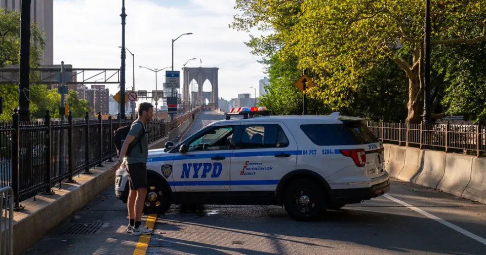 Homem com faca é morto a tiros pela NYPD na Ponte do Brooklyn