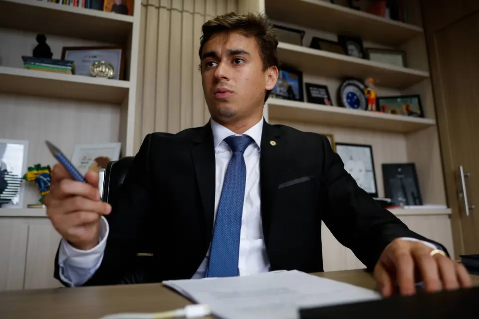 Lulistas disputam com Nikolas Ferreira narrativa do caso Master, mas opositor tem mais alcance nas redes