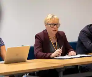 Ministra britânica pede que população faça estoque de comida por causa do Super El Niño