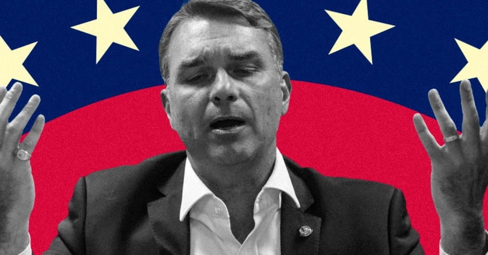 Flávio Bolsonaro apoia tarifaço de Trump e tem mais um vexame nos Estados Unidos
