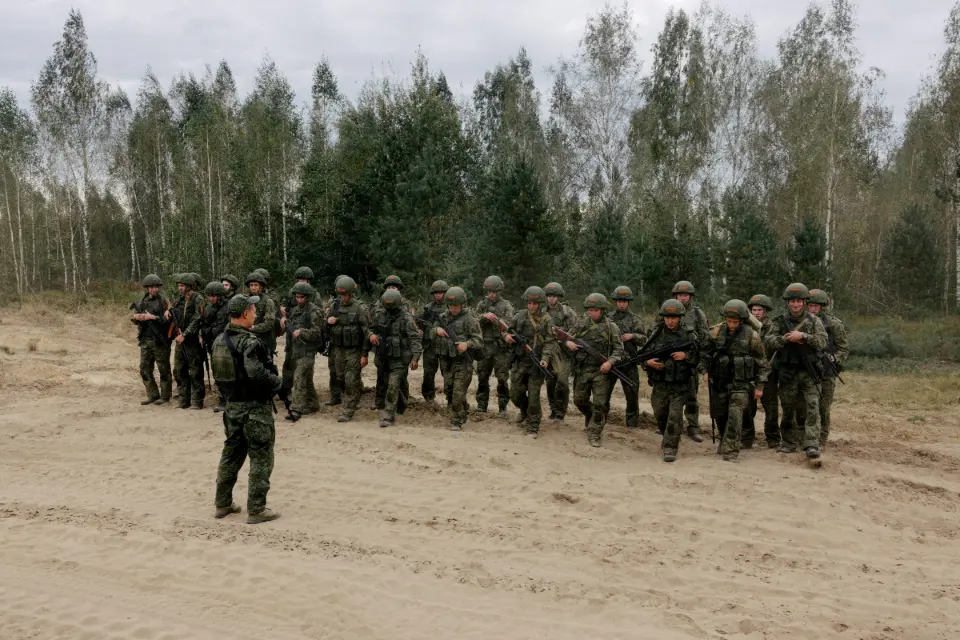 Putin nega que convocação esteja a caminho, mas russos não querem correr riscos