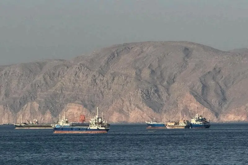 Chefe de Segurança Nacional do Irã anuncia zona de bloqueio além de Ormuz em nova ameaça ao tráfego naval
