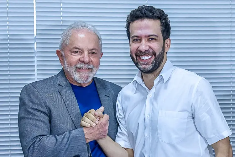 Janones publica falso direito de resposta sobre Nikolas e engana parlamentares