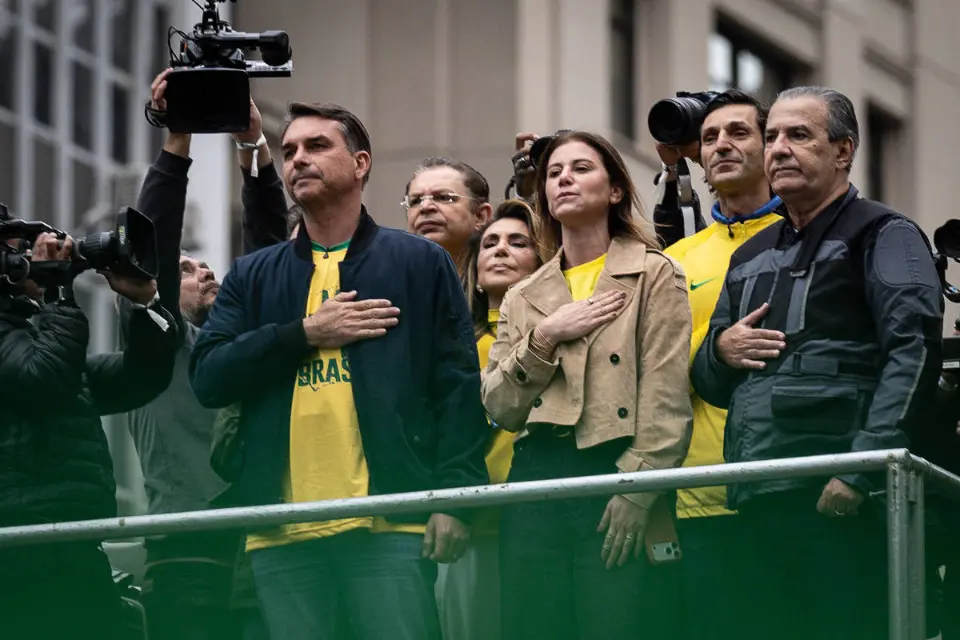 Augusto Cury é analfabeto político, e Flávio errou ao insistir com Vorcaro por filme, diz Malafaia
