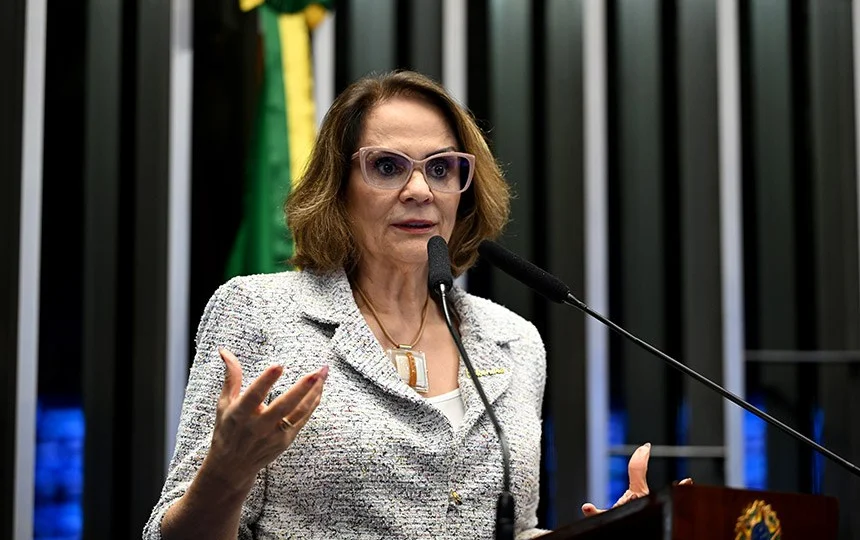 Damares Alves decide se afastar da campanha de Flávio Bolsonaro