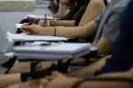 Dados do Pisa apontam que países ricos têm pior desempenho da série histórica; China lidera o ranking, enquanto Estônia e Reino Unido se destacam na Europa