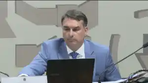 Flávio Bolsonaro é investigado, desde julho, em inquérito da PF sobre suspeitas no financiamento de 'Dark Horse'