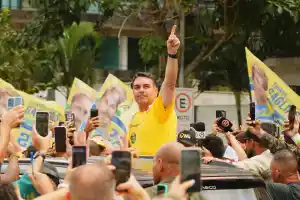 'Graças a Deus o sigilo foi afastado', diz Flávio, que pede liberação de inquérito de Lulinha