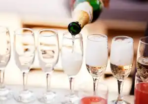 A taça de champanhe francesa vai ficar mais forte: por trás disso está o calor extremo
