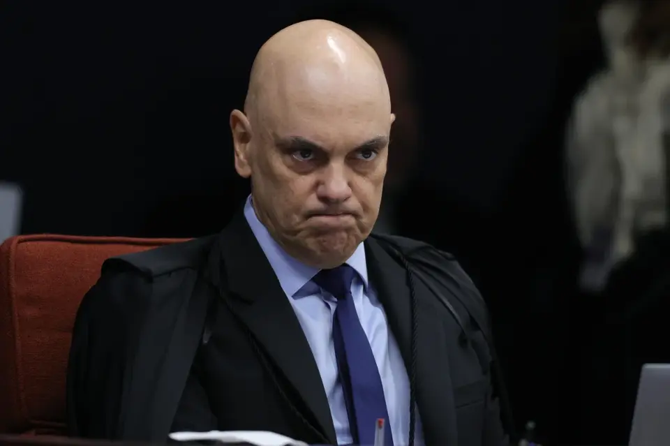 STF passou o fim de semana discutindo tudo, menos o relatório da PF