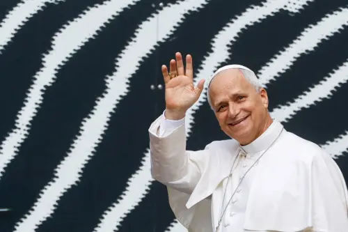 Papa Leão 14 revoga cortes salariais de cardeais e altos funcionários do Vaticano