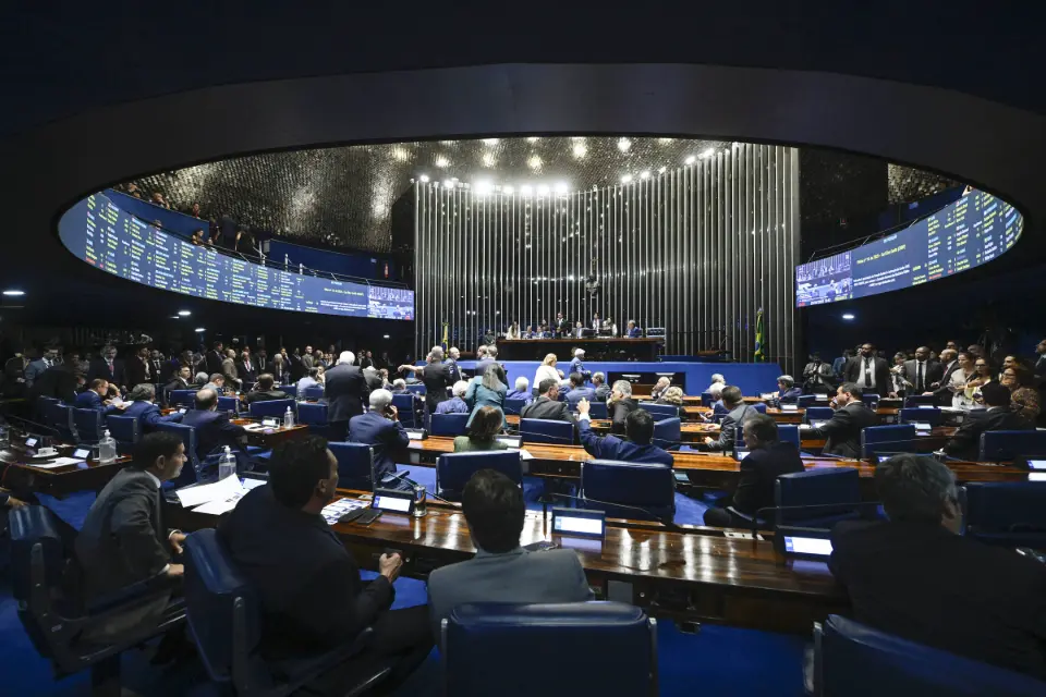 Oposição dribla Alcolumbre e marca sessão de comissão para usar como palanque contra Moraes