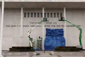 Trump diz que Kennedy Center vai fechar por “razões de segurança” e condiciona reforma à mudança de nome