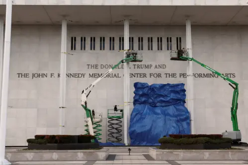 Trump diz que Kennedy Center vai fechar por “razões de segurança” e condiciona reforma à mudança de nome