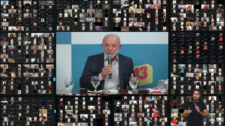 Flávio pede ao TSE que proíba Lula de fazer transmissões no Alvorada nas eleições; PT diz que só utilizou equipamentos de campanha