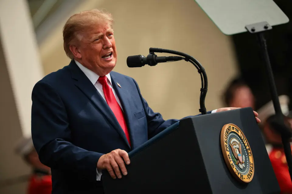 Trump critica decisão da Suprema Corte dos EUA após derrota sobre voto pelo correio: “Horrível e altamente política”