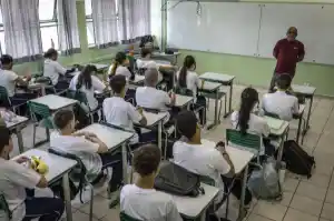 Boulos se reúne com entidades de educação críticas às escolas cívico-militares