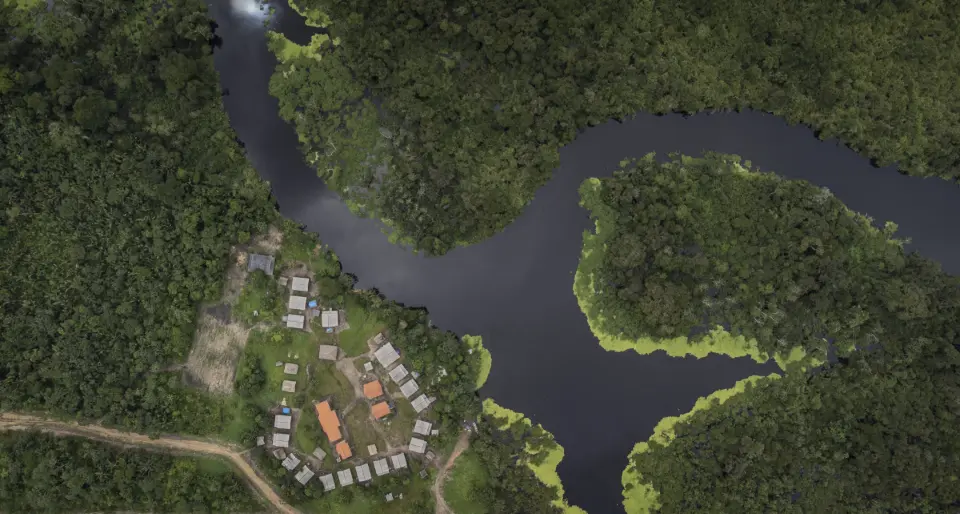 Indígenas recebem áudios com ameaça de invasão a território se Flávio Bolsonaro ganhar eleições