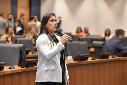 Mulheres conservadoras de direita reúnem 7,5 milhões de votos e apostam nas redes para ampliar sua influência política
