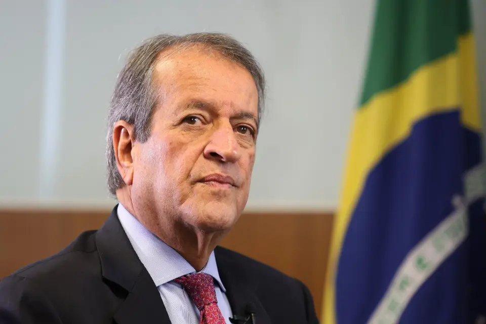 Valdemar diz que 'ninguém aprovou' carta de Flávio e que ele não avisou ao pai que sairia do país