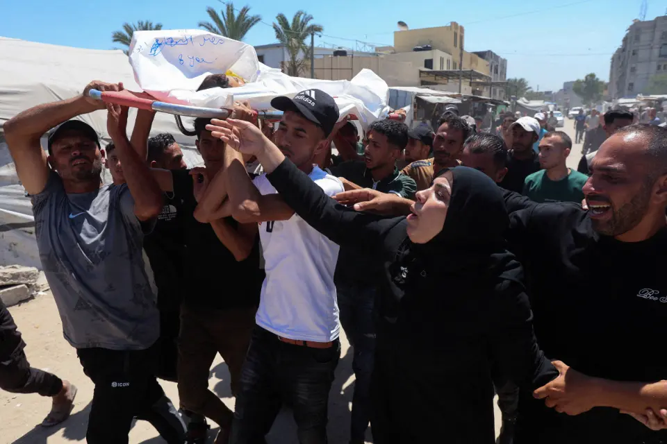 Ataques israelenses matam palestinos em Gaza, incluindo criança e policial do Hamas