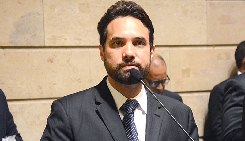 Justiça autoriza quebra de sigilo de celular apreendido na cela de Dr. Jairinho