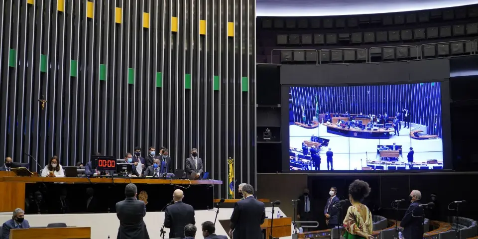 Dino intima partidos a explicar controle de emendas parlamentares