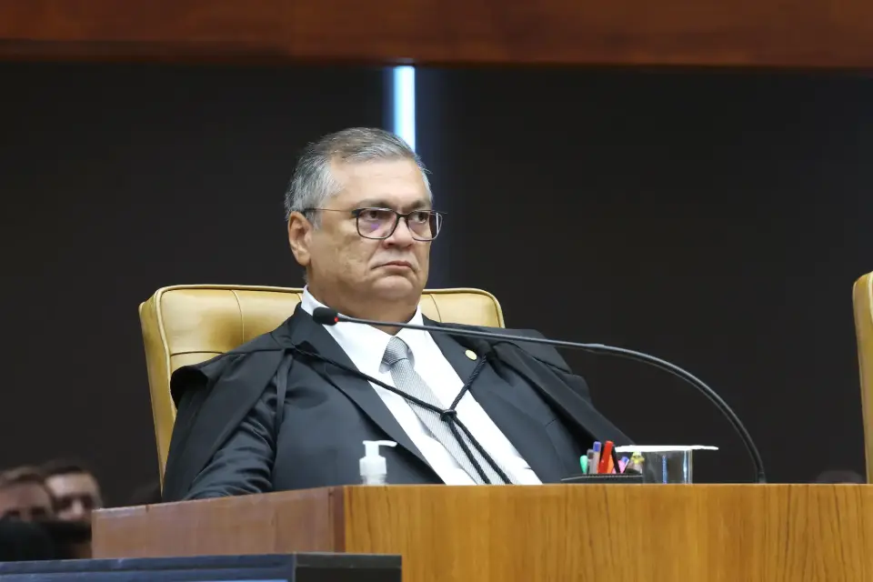 Dino ordena que presidentes de partidos esclareçam se mantêm poder sobre emendas