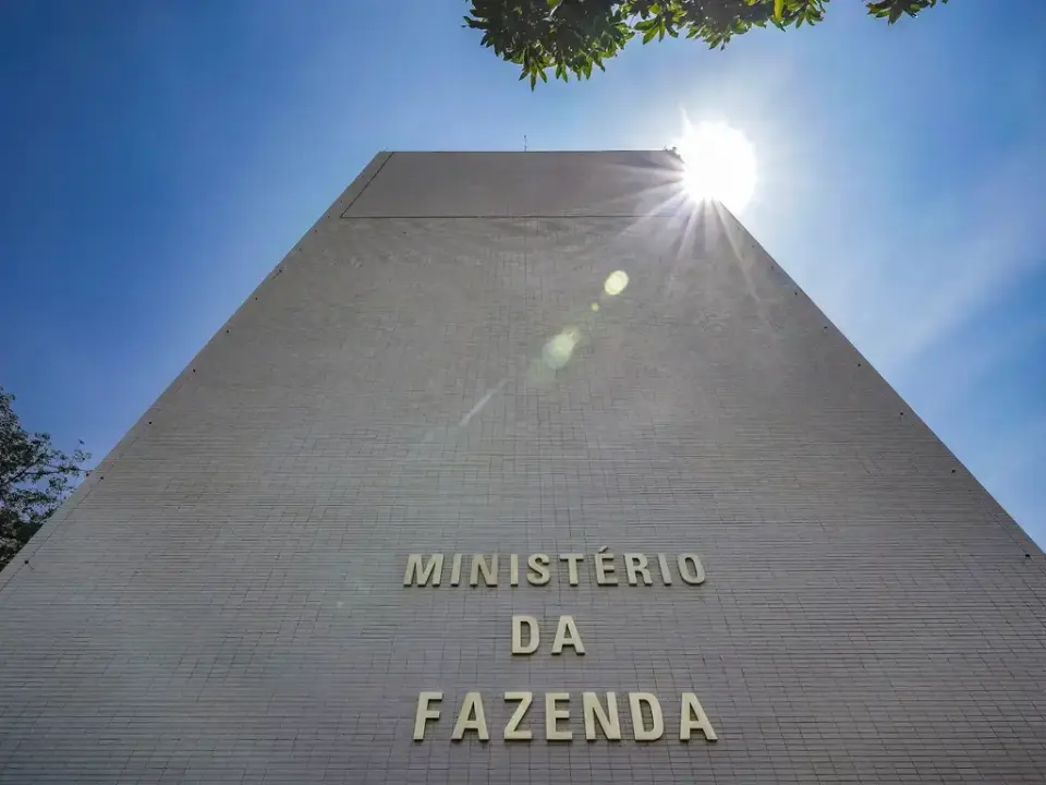 Fazenda vê impacto macroeconômico reduzido de novas tarifas dos EUA para economia brasileira
