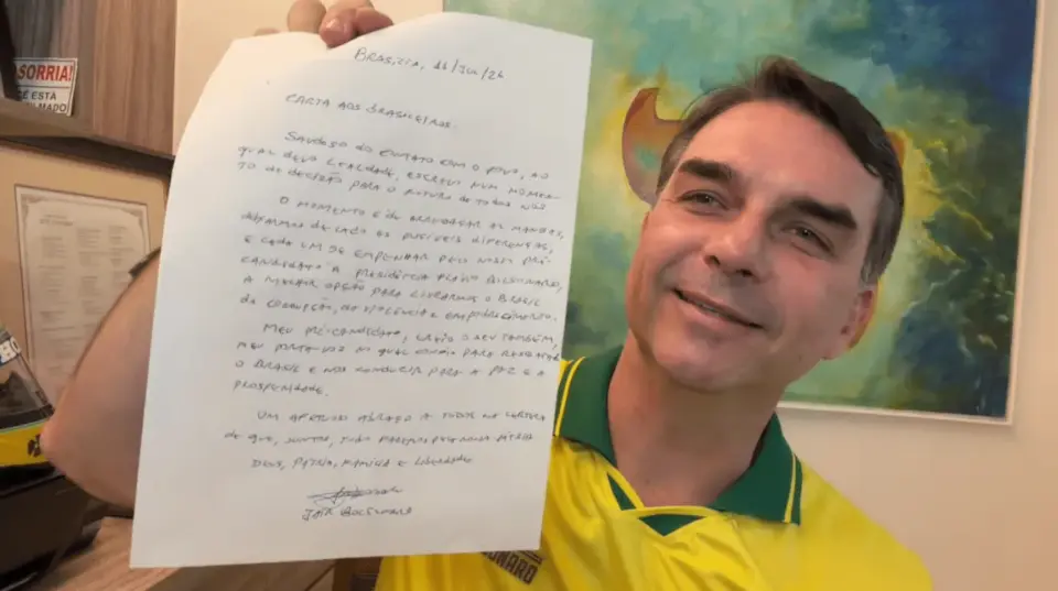 Defesa de Bolsonaro culpa Flávio por publicação de carta e gera novo impasse familiar no STF
