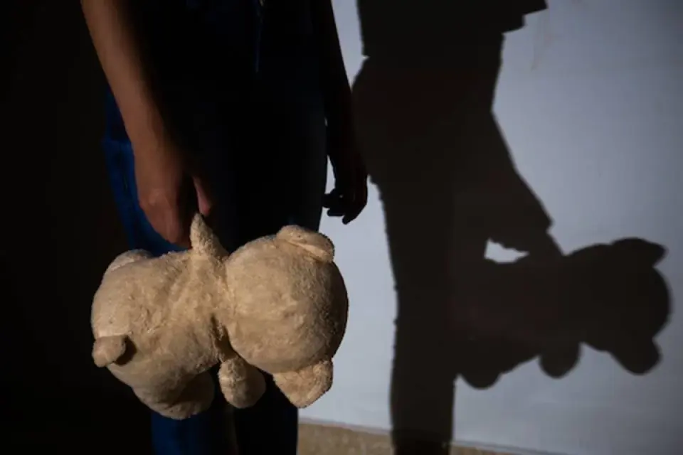 Mãe é suspeita de tentar matar filha de 4 anos em "ritual espiritual"