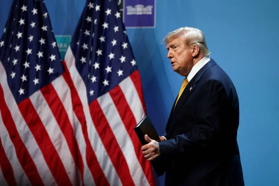 Trump transforma soberania brasileira em prática comercial desleal, diz jornal The Guardian