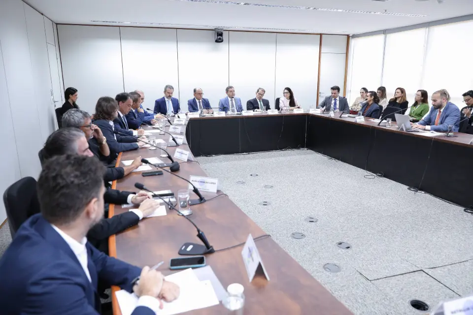 Selo de qualidade a pesquisas desqualifica o TSE