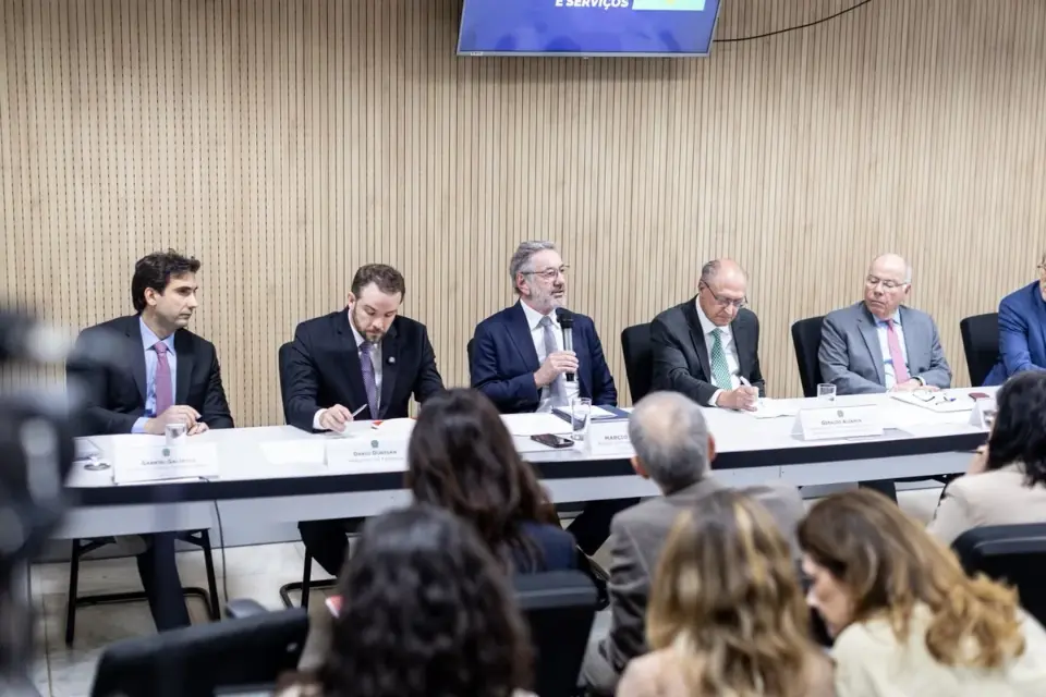 Governo diz que tarifaço deve atingir até 18% das exportações aos EUA