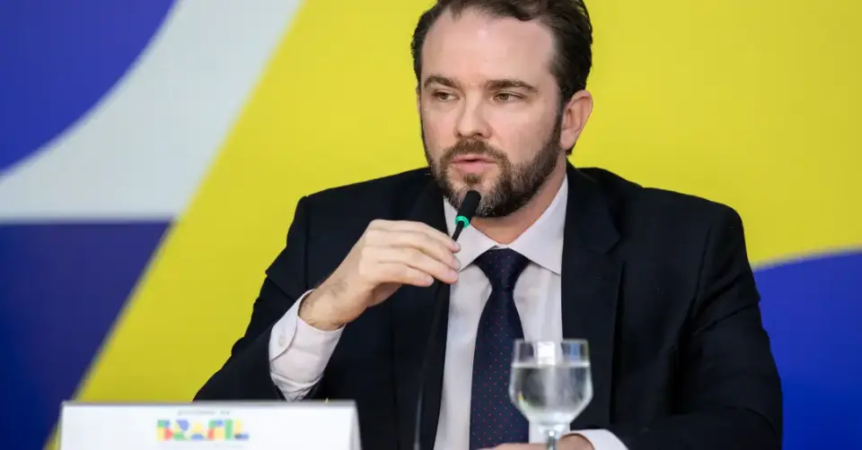 Em reação a tarifaço dos EUA, governo amplia ajuda a empresas e estuda retaliação