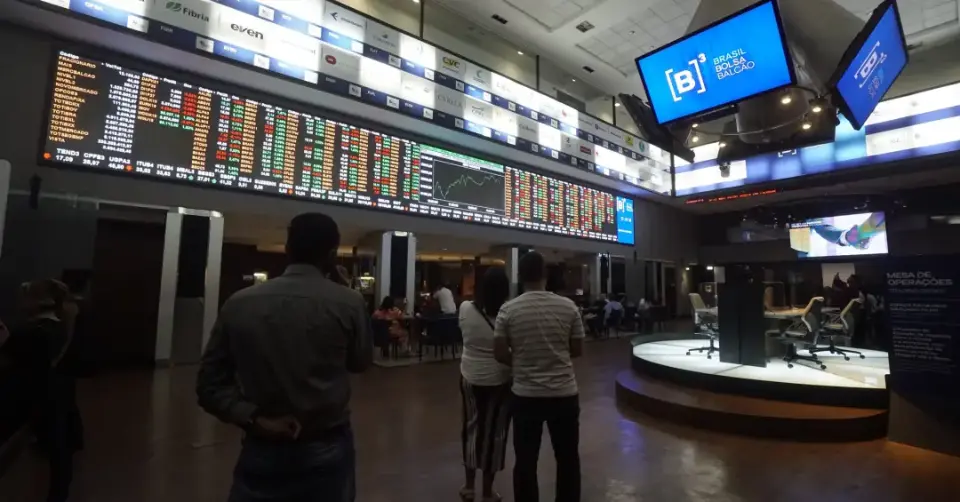Ibovespa cai 1,24% após tarifaço dos EUA ampliar aversão ao risco no mercado