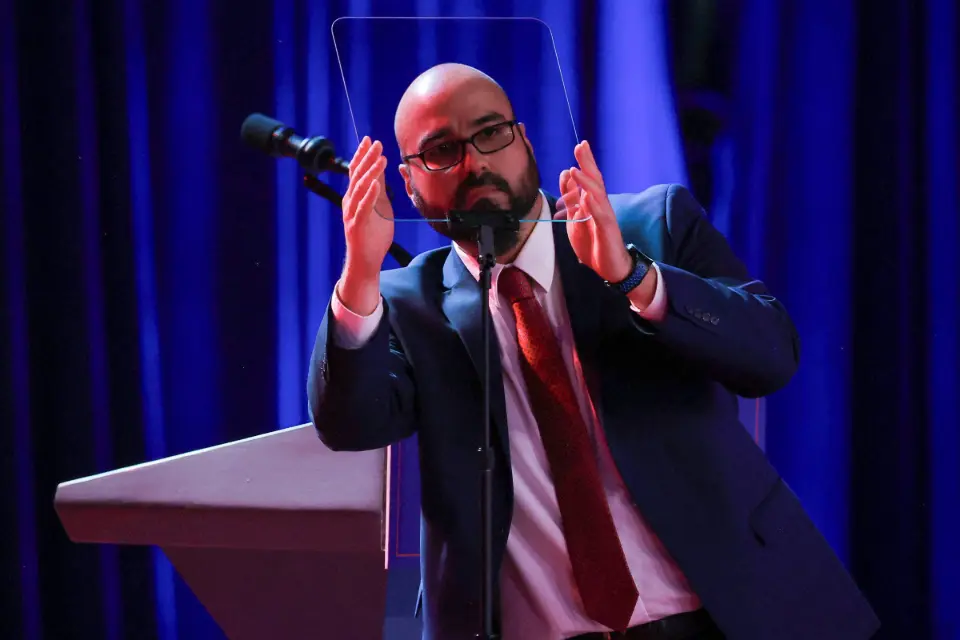 Operador do teleprompter de Trump é investigado por suspeita de usar informação privilegiada em apostas
