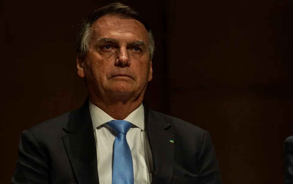 Moraes suspende visitas a Bolsonaro por 30 dias e veta manifestos político-eleitorais