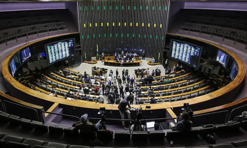 O que quer o 'Congresso conservador e neoliberal' do Brasil?